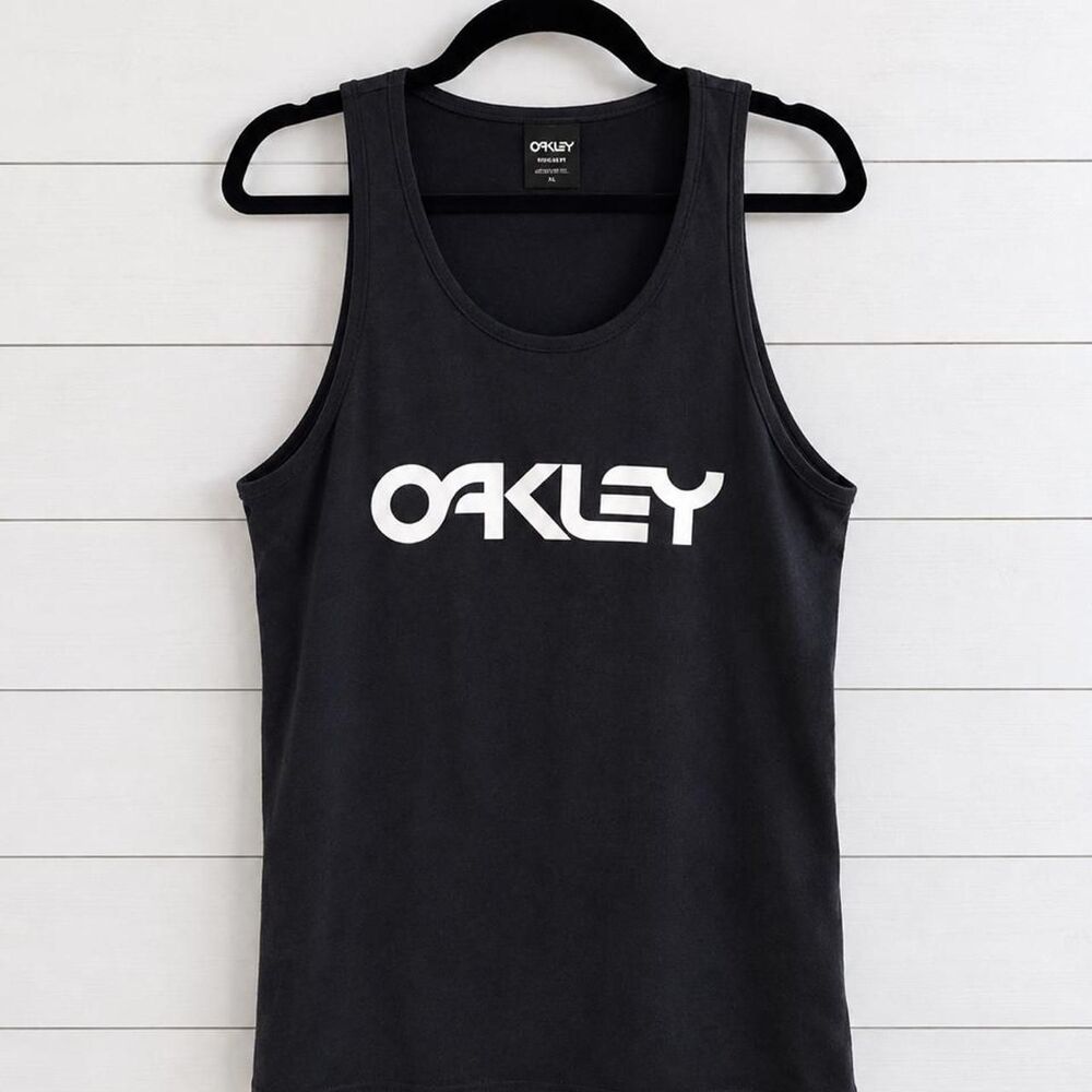 Oakley Women's Black and Grey Vest
